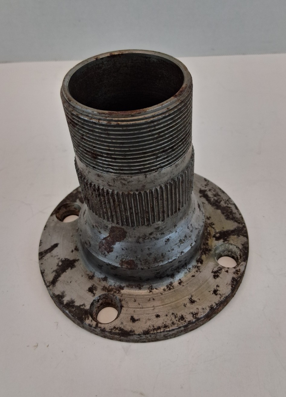VTG Austin Healey 100-6 Early 12 TPI RH Splined Wire Wheel Hub Left Side Adapter