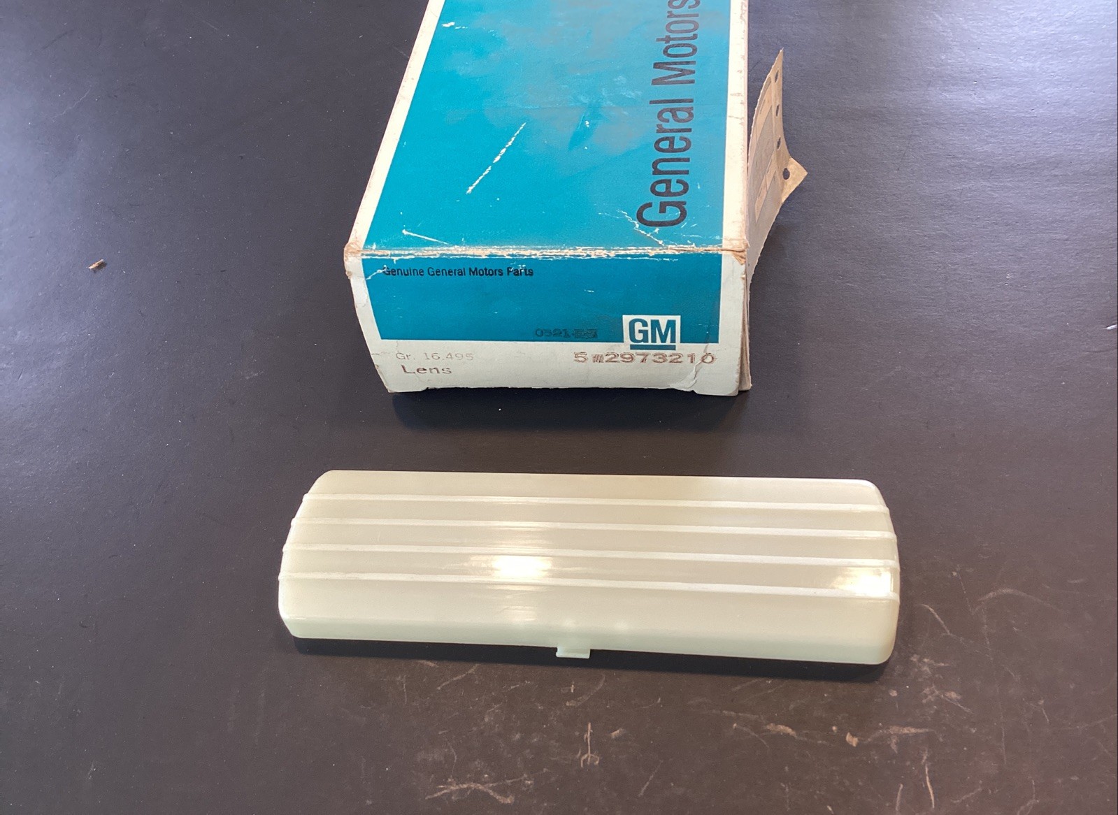OEM NOS GM 1960 - 1966 -1972 Chevy GMC Corvair Truck Dome Light Lens 2973210 OEM NOS GM 1960 - 1966 -1972 Chevy GMC Corvair Truck Dome Light Lens 2973210