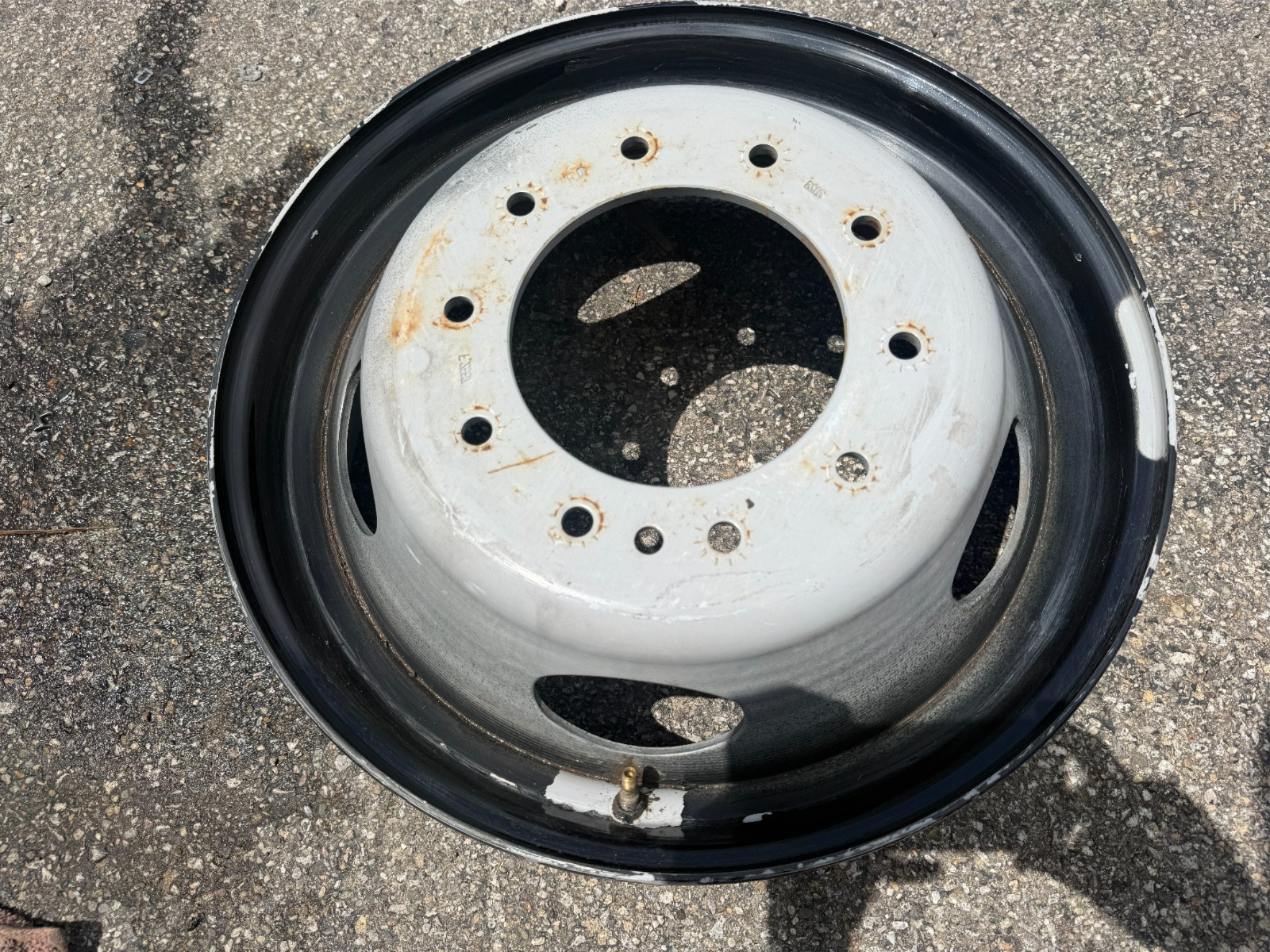 Used 05-26 Ford F-450 F-550 Truck 10 Lug 19.5