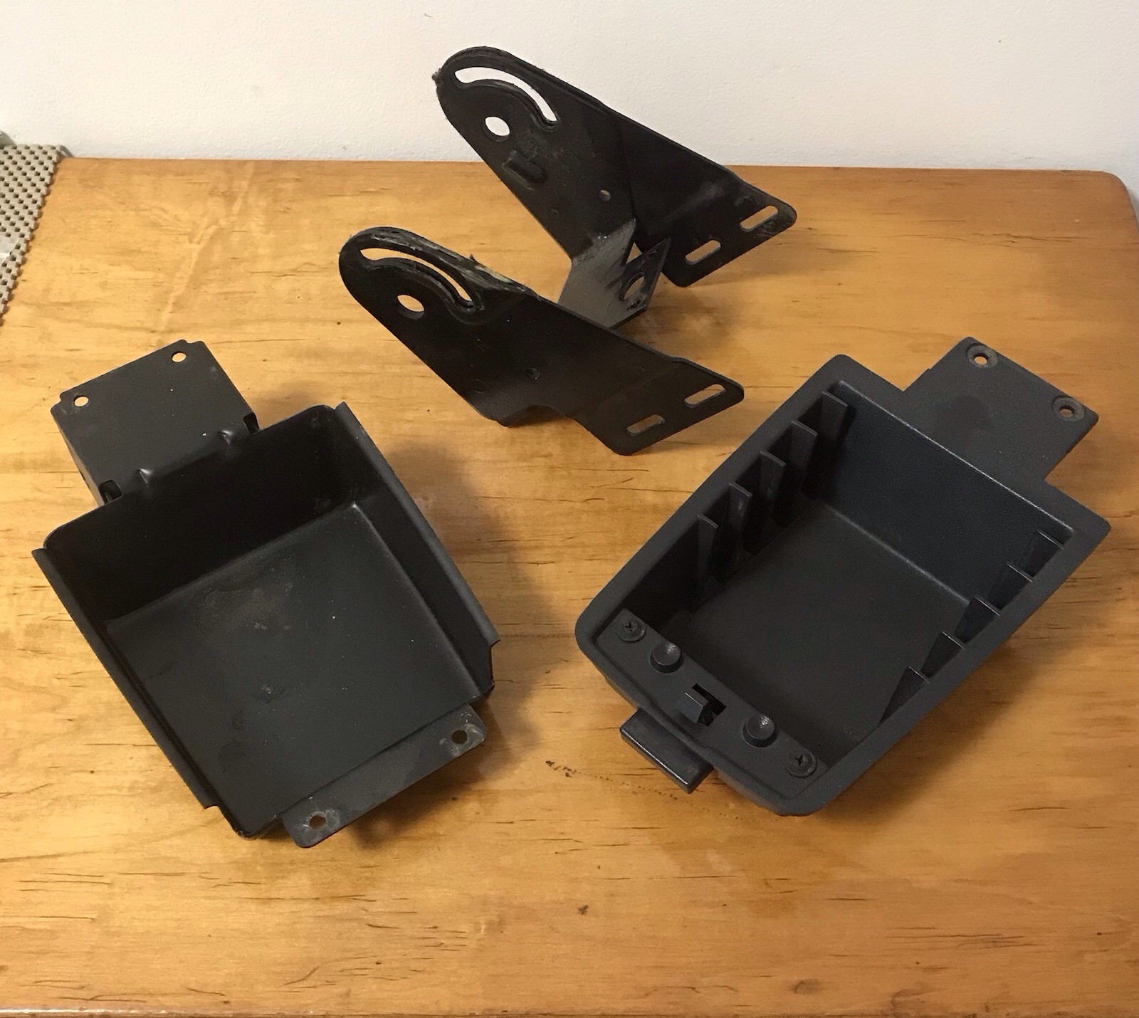 87-93 Mustang Center Console Armrest Cassette Insert Tray Mount Foxbody 5.0 GT 87-93 Mustang Center Console Armrest Cassette Insert Tray Mount Foxbody 5.0 GT