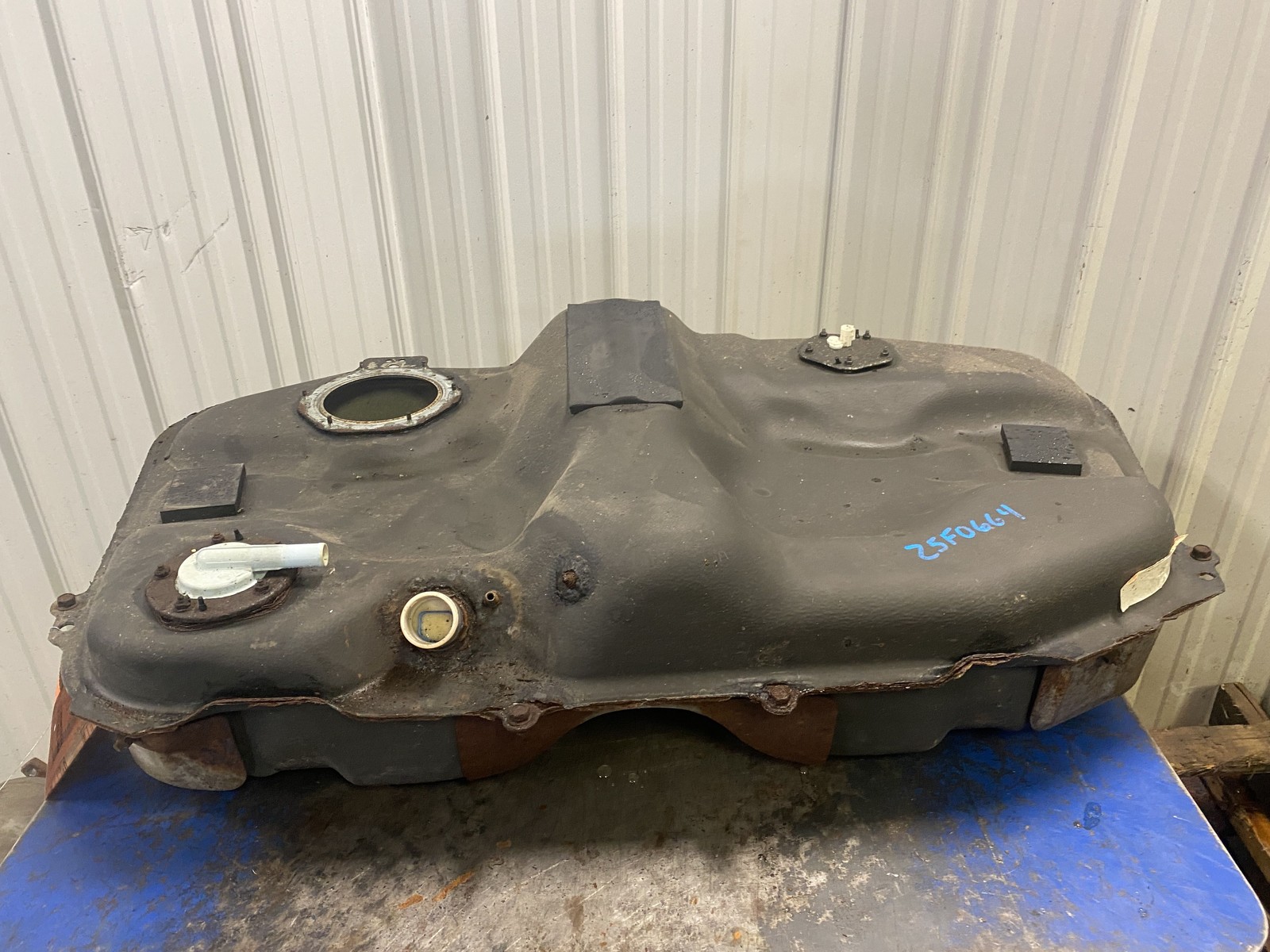 08-09 MITSUBISHI ECLIPSE FUEL GAS TANK 17.7 GALLON 08-09 MITSUBISHI ECLIPSE FUEL GAS TANK 17.7 GALLON