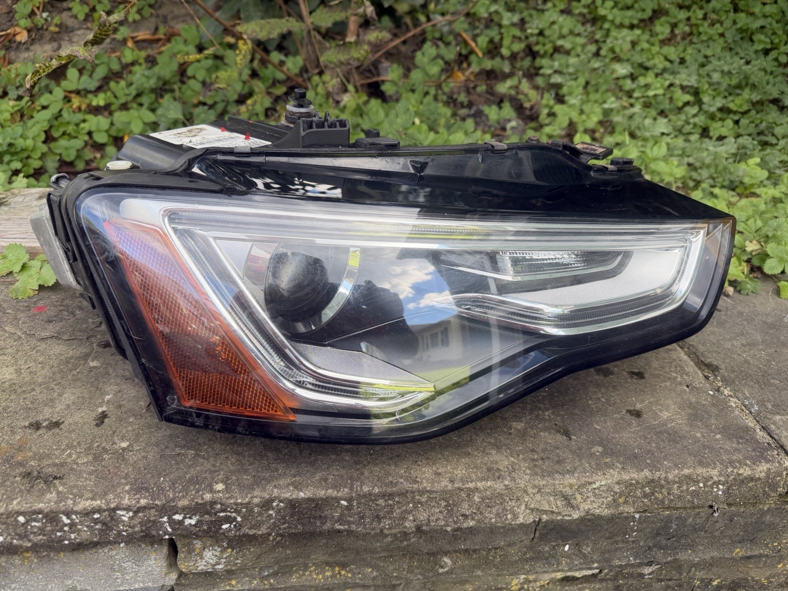 2013-2017 Audi A5/S5 RH PASSENGER SIDE AFS XENON Headlight 8T0941044E OEM