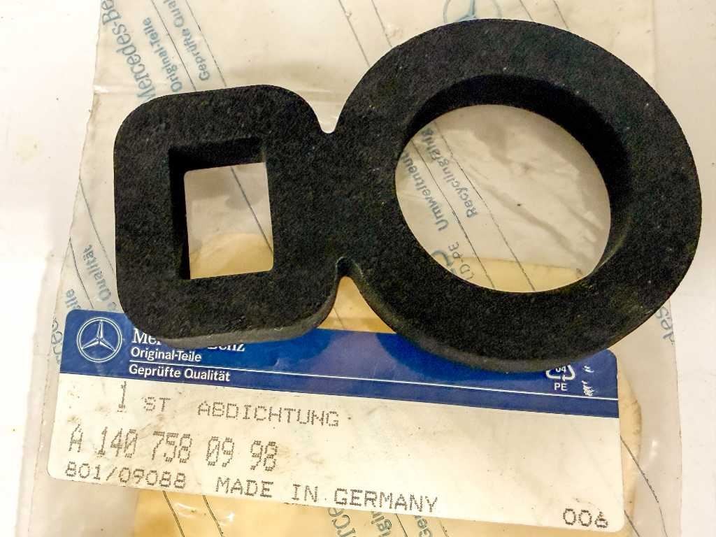 92-99 Mercedes W140 S500 Trunk Boot Lid Lock Seal Gasket 1407580998 NEW OEM