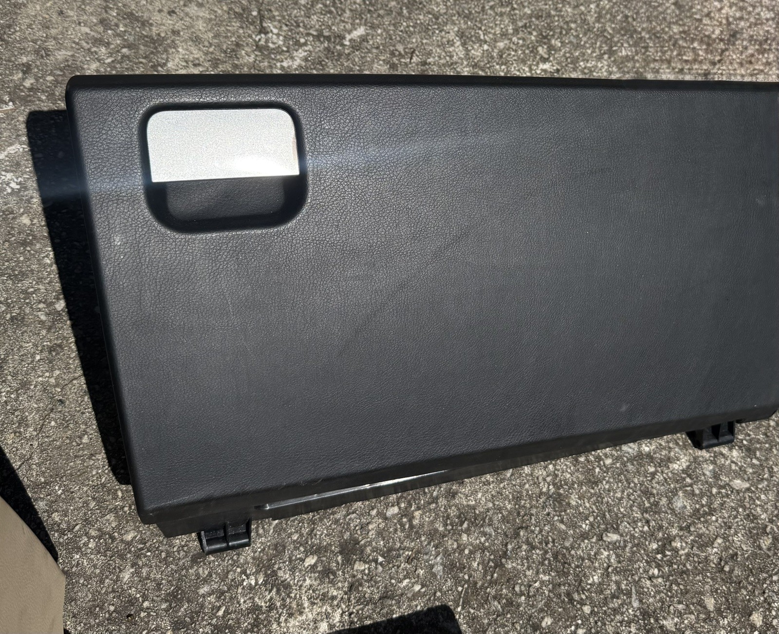 2005–2009 Land Rover LR3 Primary Glove Box Compartment – OEM Black