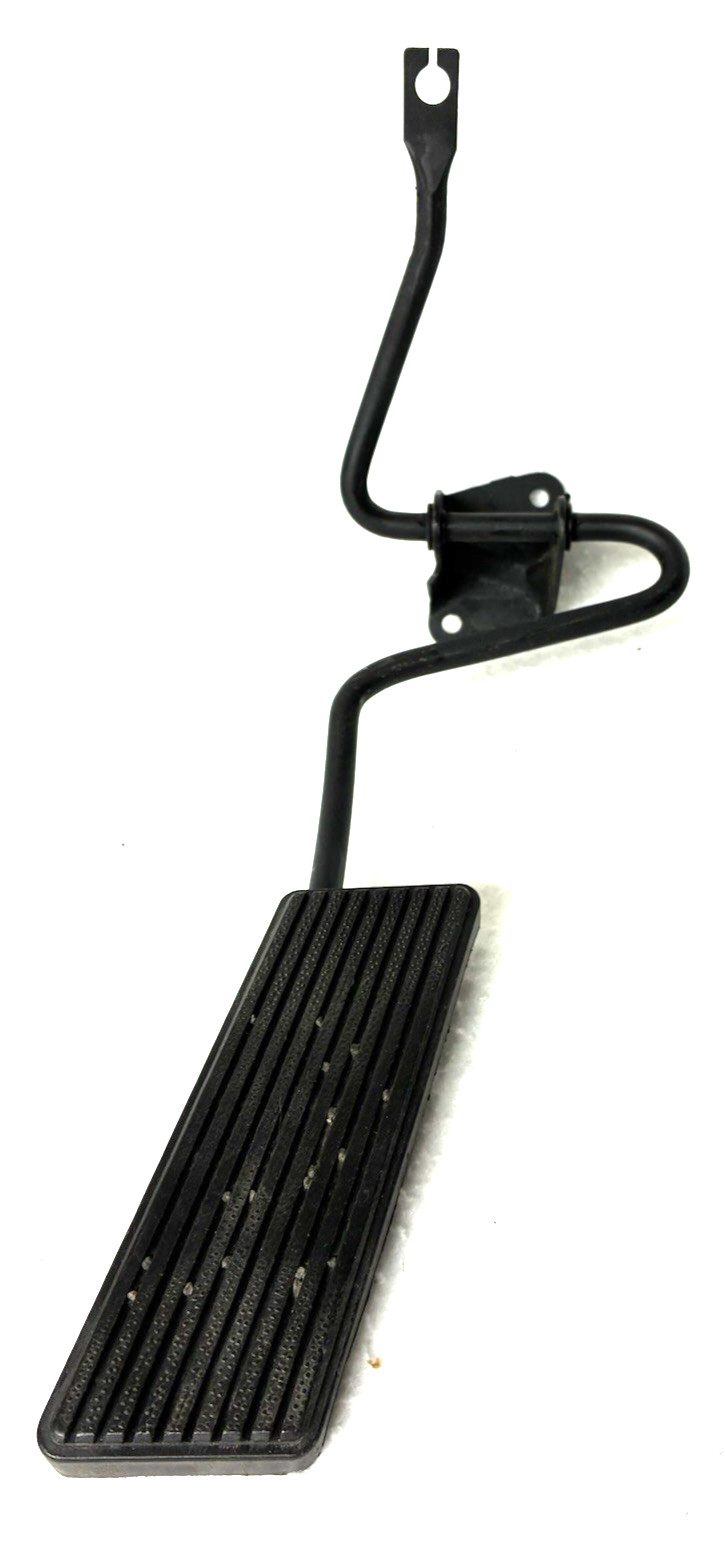 ORIGINAL 69-70 FORD MUSTANG ACCELERATOR PEDAL,SLIP IN CABLE STYLE,COUPE,FASTBACK