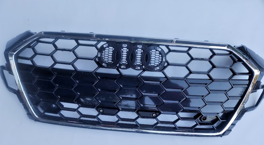 2020-2025 AUDI A5 GRILLE ASSEMBLY OEM FRONT CENTER GRILL 8W0 853 651 BL