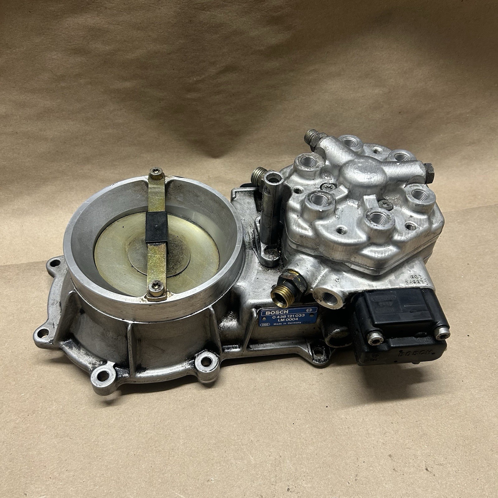 1986-1993 MERCEDES 300E 300TE 300SE 260E 190E FUEL INJECTION DISTRIBUTOR OEM