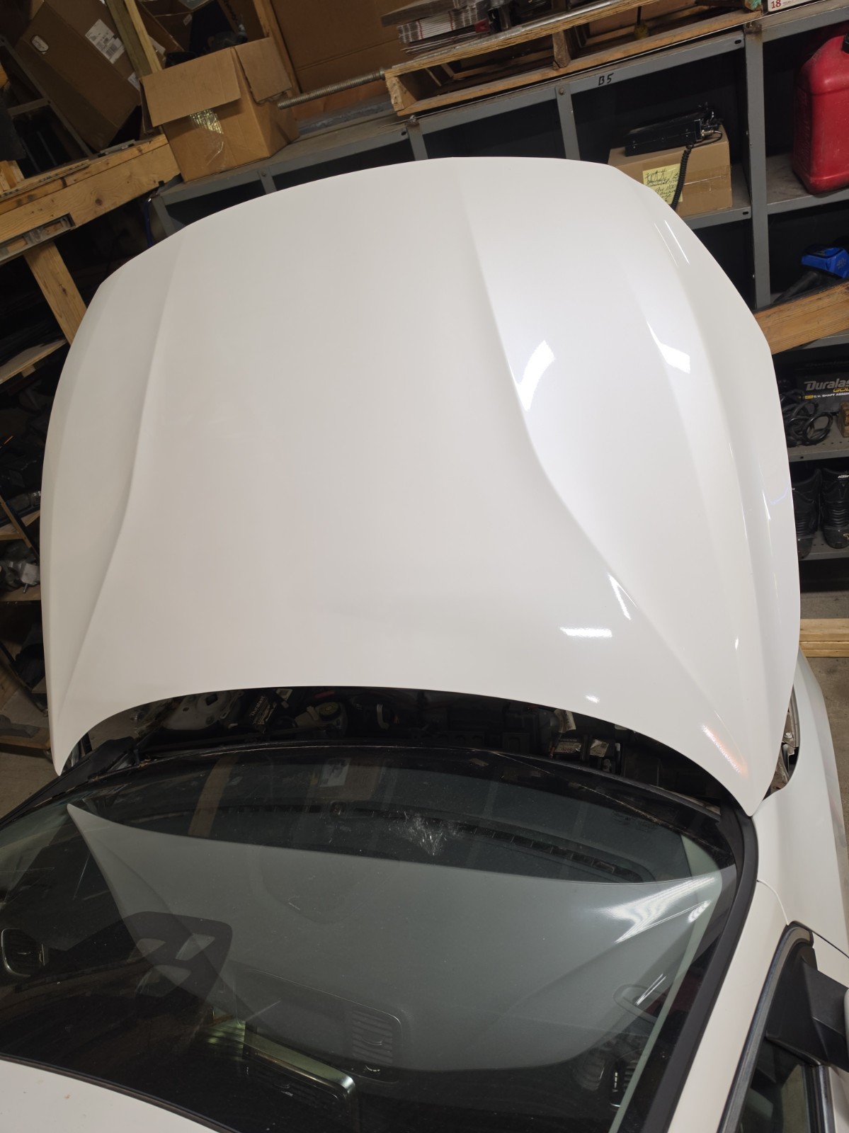  14-18 VOLVO S60 HOOD 707 CRYSTAL WHITE PEARL Great Condition. PICKUP ONLY