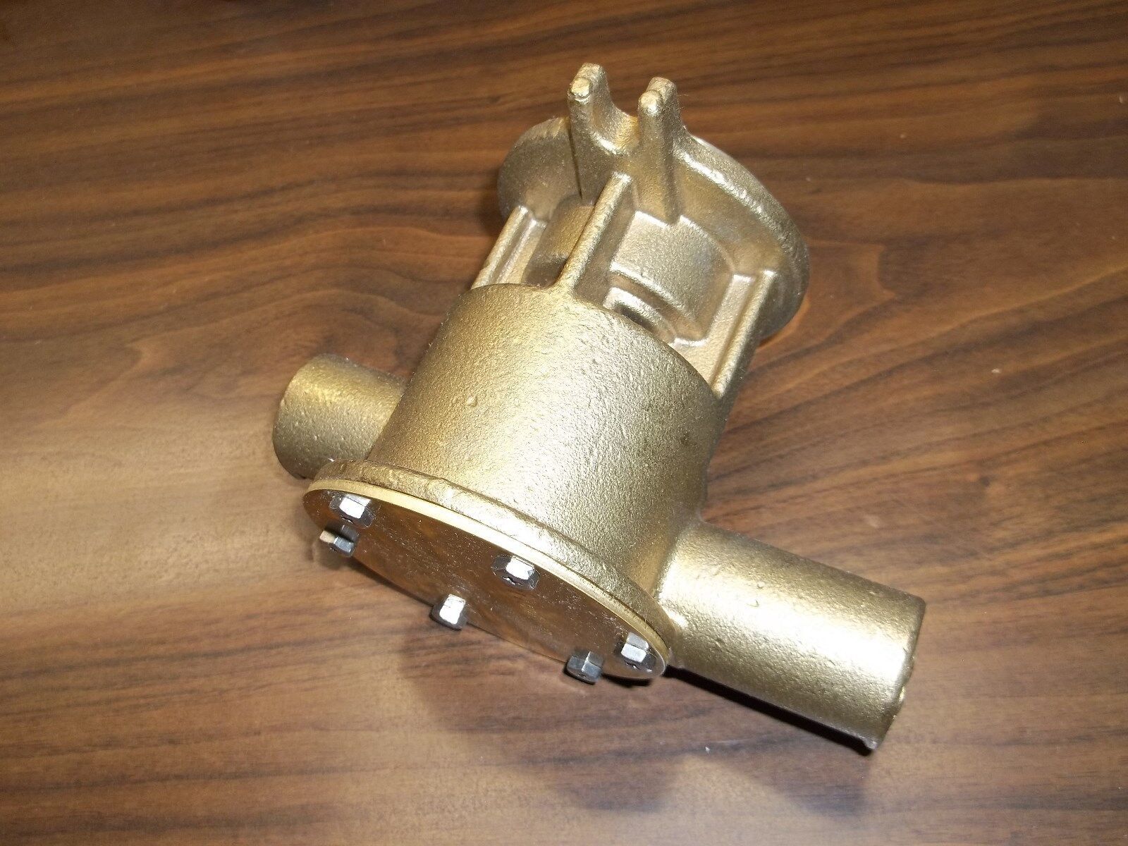 Sea Raw Water impeller Pump For Volvo Penta 3583115 3581558 860629 860827