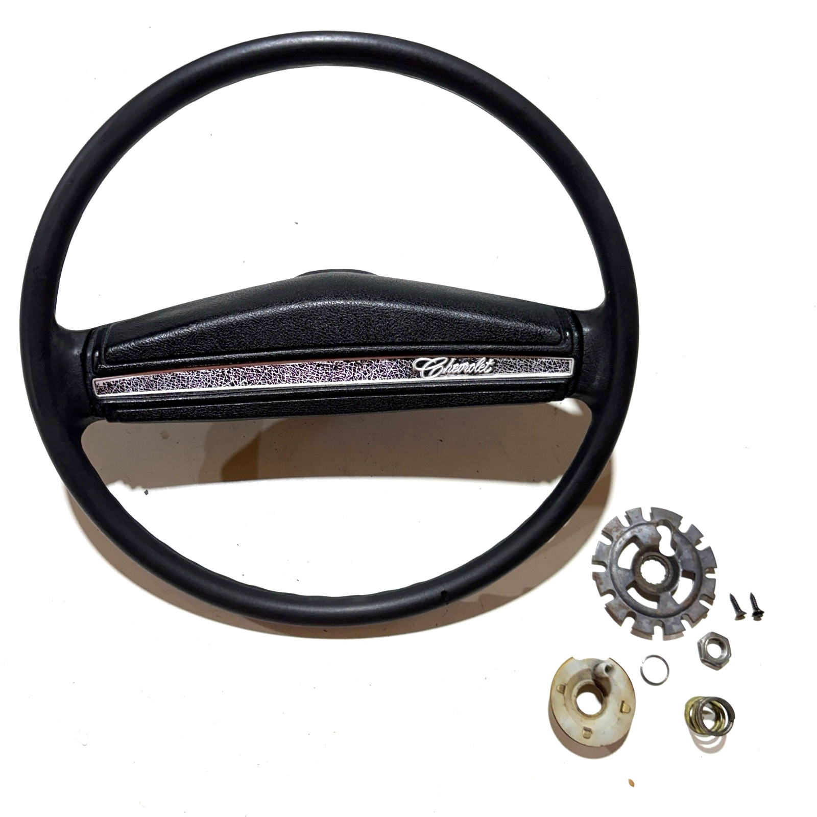 1969-1976 Chevrolet Chevelle (Impala) steering wheel w/horn pad (original)