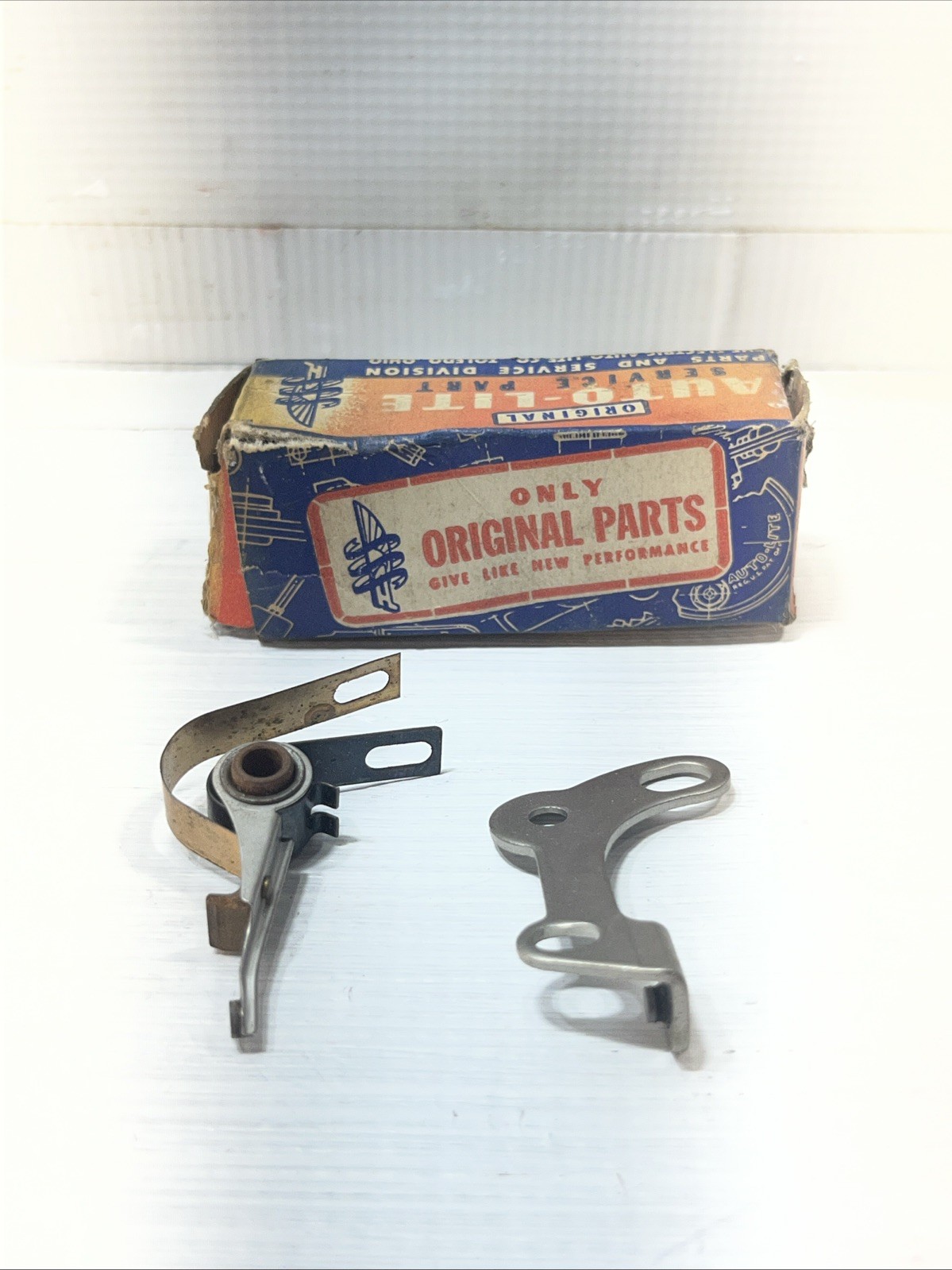 1939-50 Chrysler Hudson Nash Distributor Points Set NOS IGP-3028GS