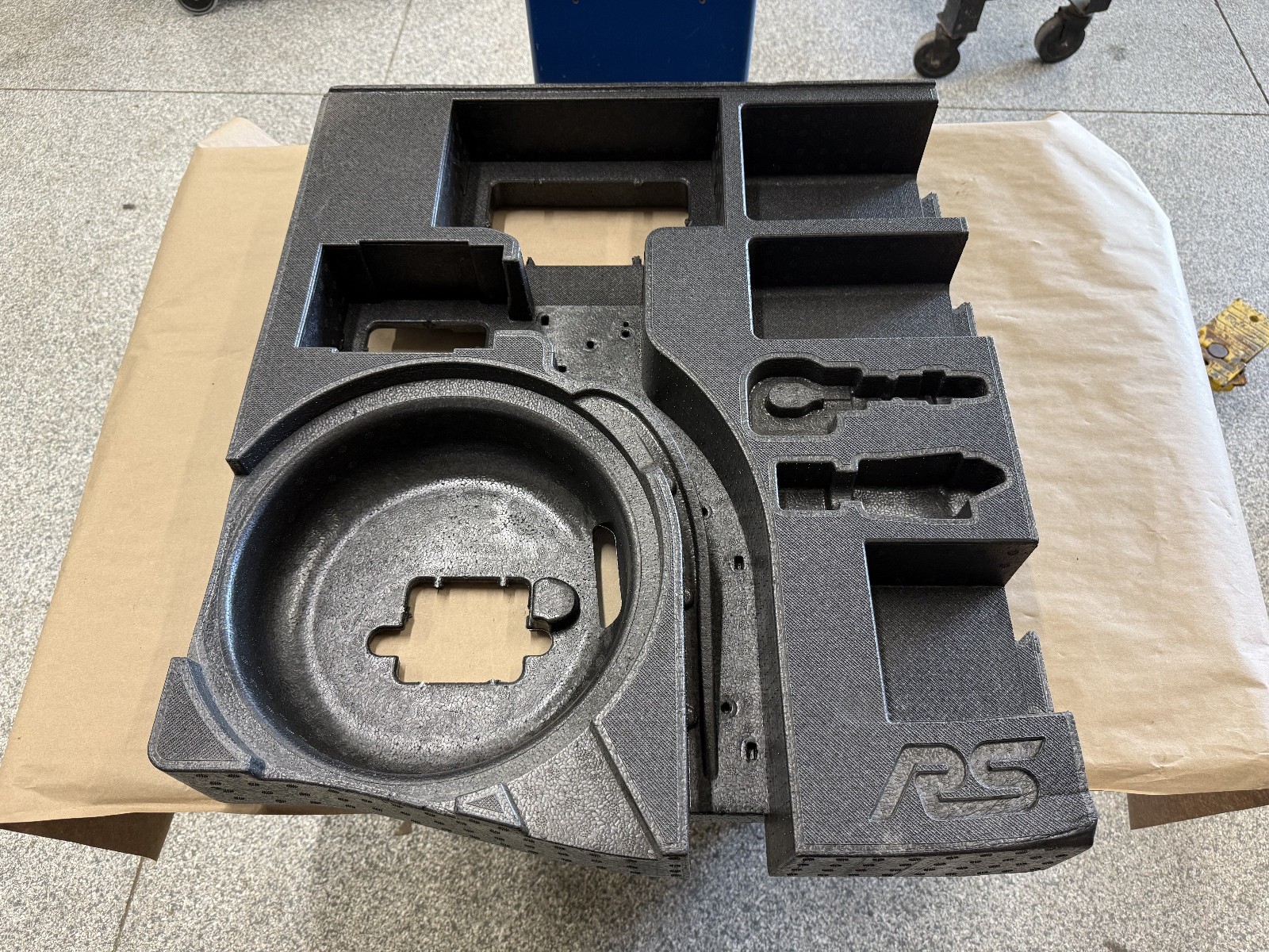 2016-2018 Ford Focus RS Spare Tire Trunk Hatch Foam 2016-2018 Ford Focus RS Spare Tire Trunk Hatch Foam
