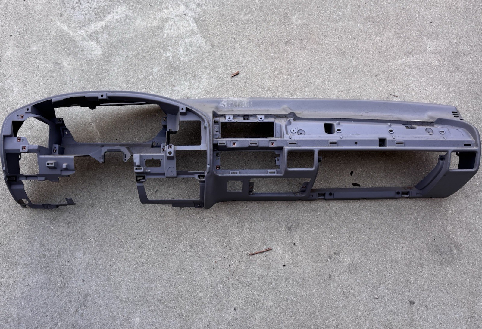 92-97 Ford F150 F250 F350 & Bronco Light Grey Dash Board Assembly 92-97 Ford F150 F250 F350 & Bronco Light Grey Dash Board Assembly