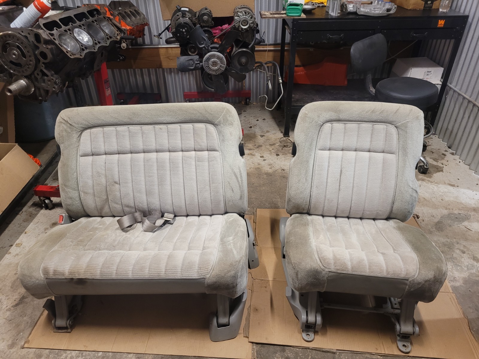 1988-1994 Suburban Middle Row  Seats