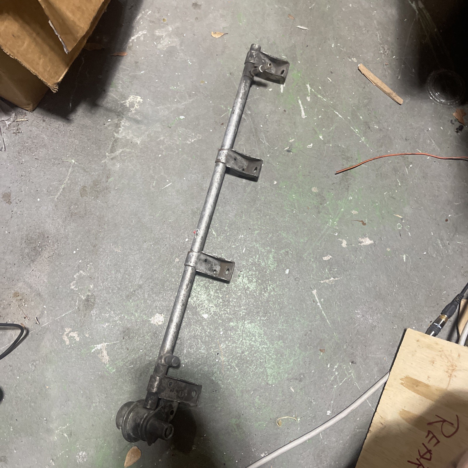 87-90 Jeep Cherokee XJ Comanche MJ 4.0L Fuel Rail Renix Original