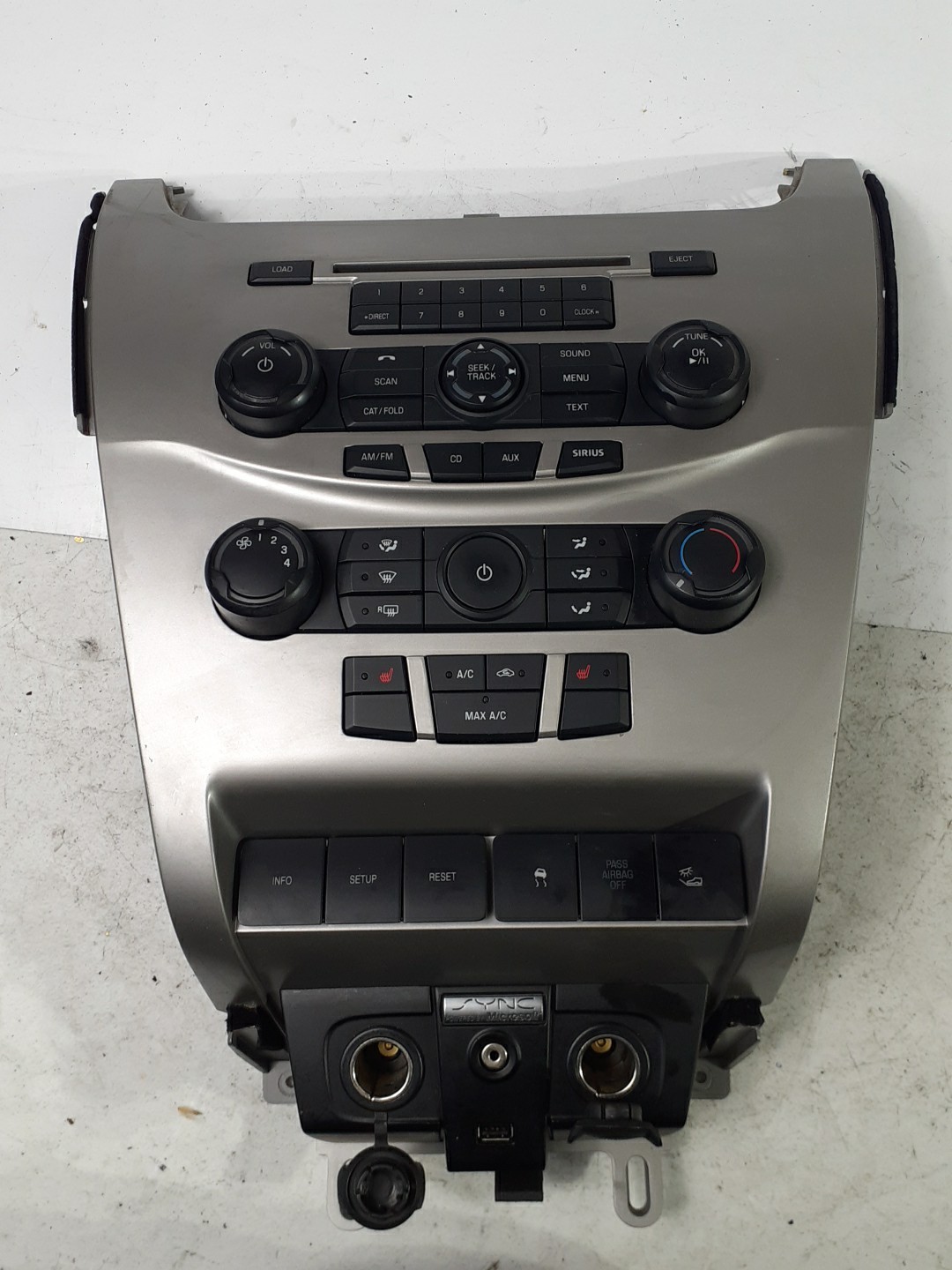 2008-11 Ford Focus Complete Dash Bezel Panel W\Radio HVAC Temp Controls OEM