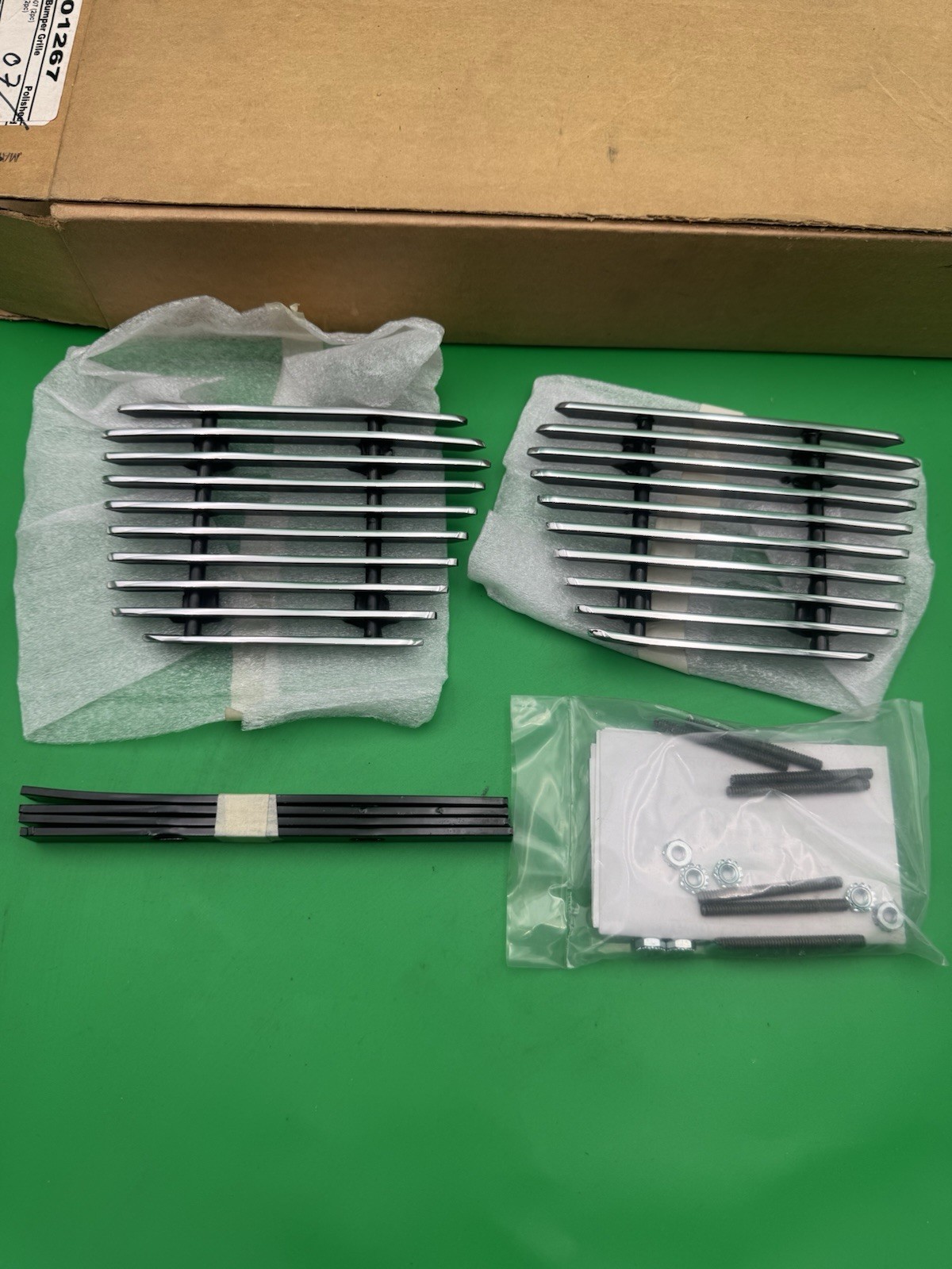Precision Grilles 801267 2007 Chevy Tahoe Suburban Classic Billet Bumper Grille