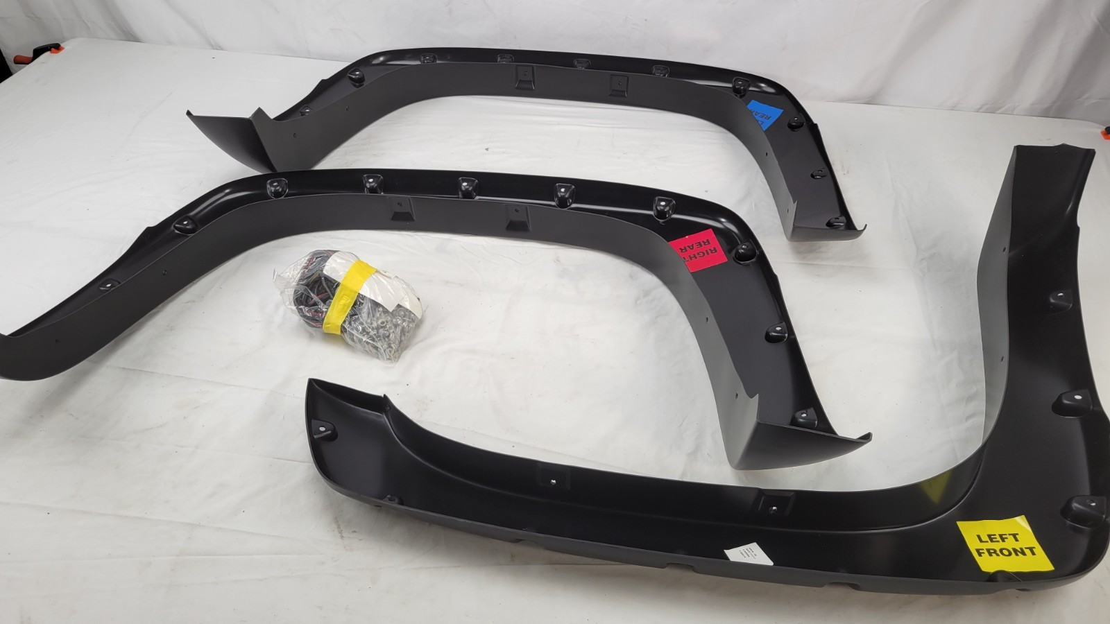 Bushwacker For 2003-2006 Silverado 1500 2500 Fender Flare Trim set 3 40918-02