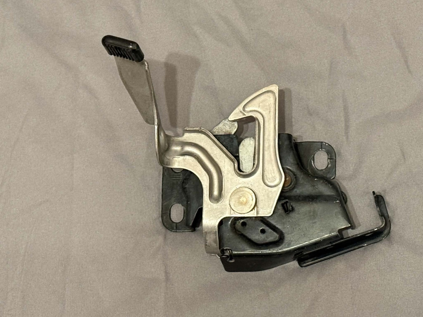 2003-2008 Honda Element Front Hood Lock Latch Actuator Hood Lock Assembly OEM