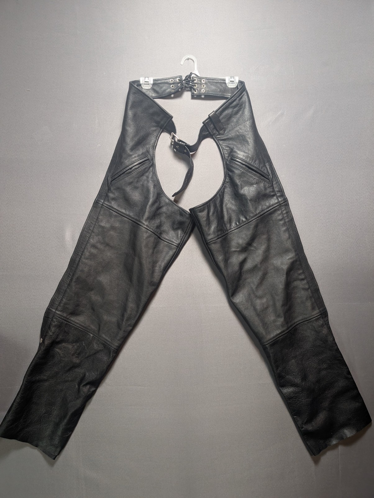 FMC by First Manufacturing Co. Biker Chaps Men\'s L Black Leather Adjustable Belt