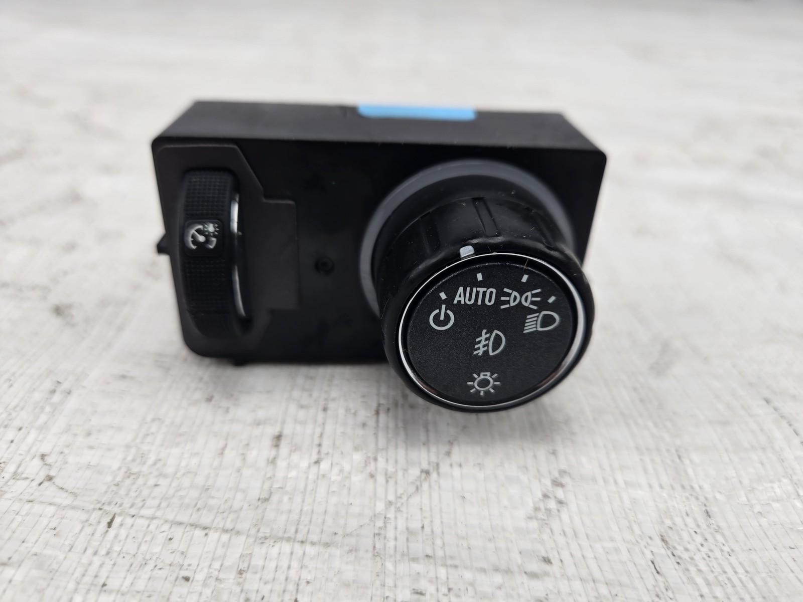 New 2014-2019 GM Sierra Silverado 1500 Headlight Switch 84448511