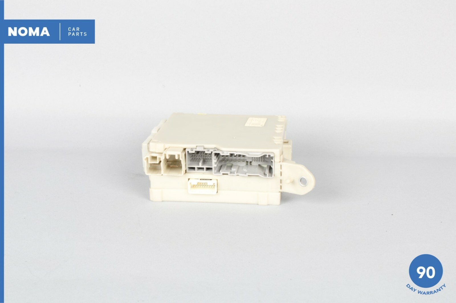 07-09 Lexus XF40 LS460 Front Right Side Junction Relay Fuse Box 82672-50120 OEM 07-09 Lexus XF40 LS460 Front Right Side Junction Relay Fuse Box 82672-50120 OEM