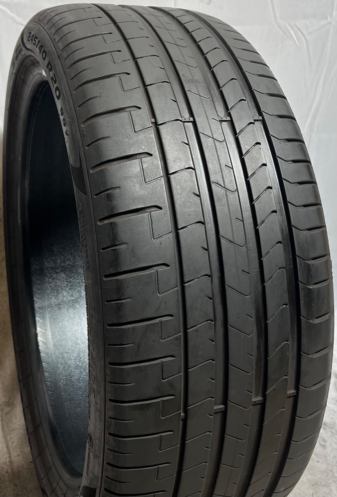 1 - NICE 245/40R20 XL (99Y) Pirelli P Zero PZ4 (* MO) BMW & Mercedes OEM - 9048