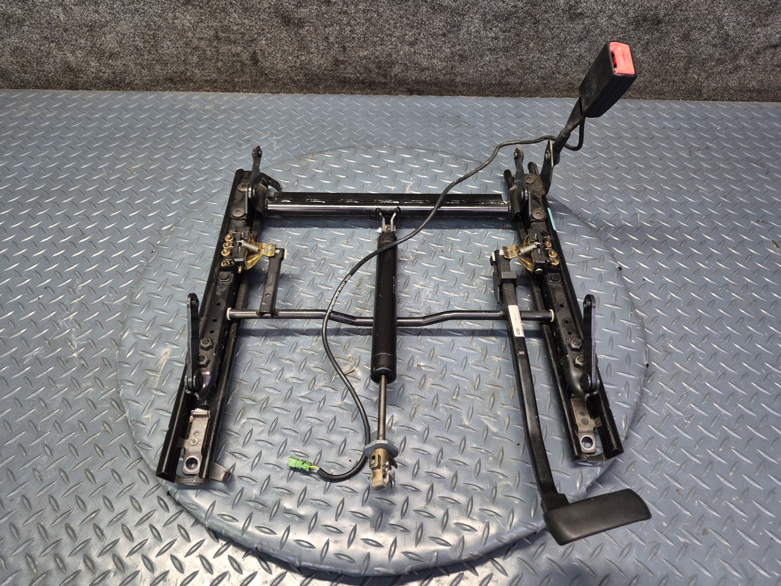 1999-2005 PORSCHE 911 996 FRONT RIGHT SEAT LOWER FRAME TRACK RAIL