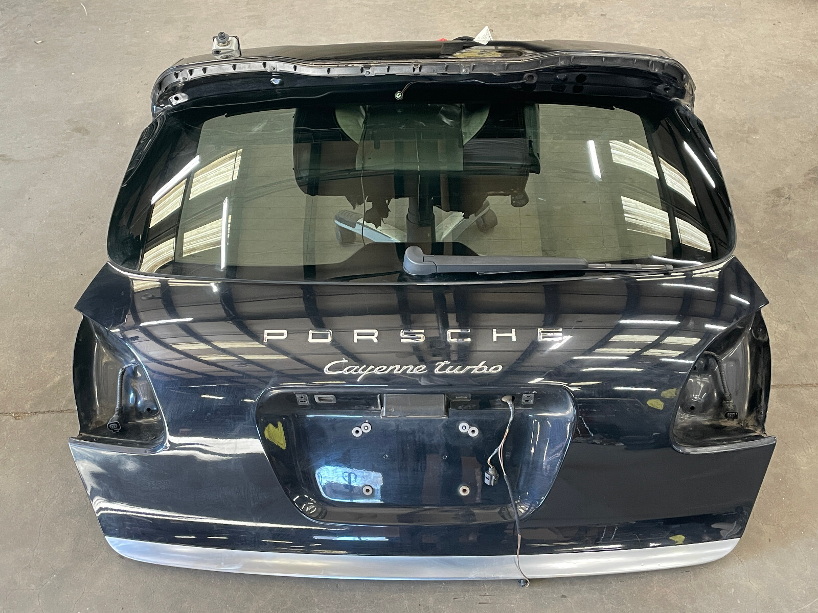 2011-2014 Porsche Cayenne Rear Trunk Liftgate Tailgate Hatch Lid Black 1530 OEM