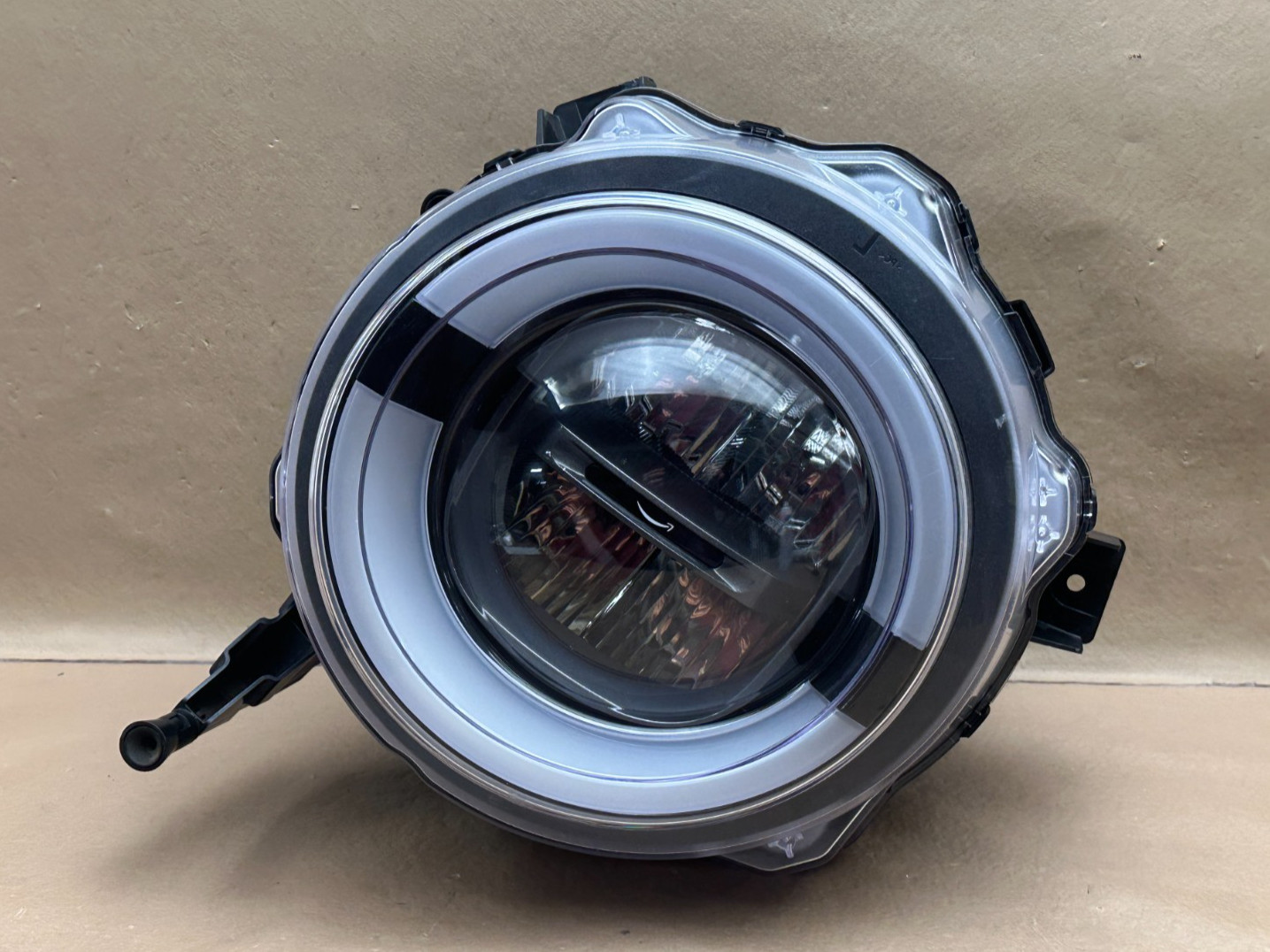 MINT. 2022-2026 RIVIAN EDV 500 700 AMAZON FLEET LEFT DRIVER LH HEADLIGHT LED OEM MINT. 2022-2026 RIVIAN EDV 500 700 AMAZON FLEET LEFT DRIVER LH HEADLIGHT LED OEM