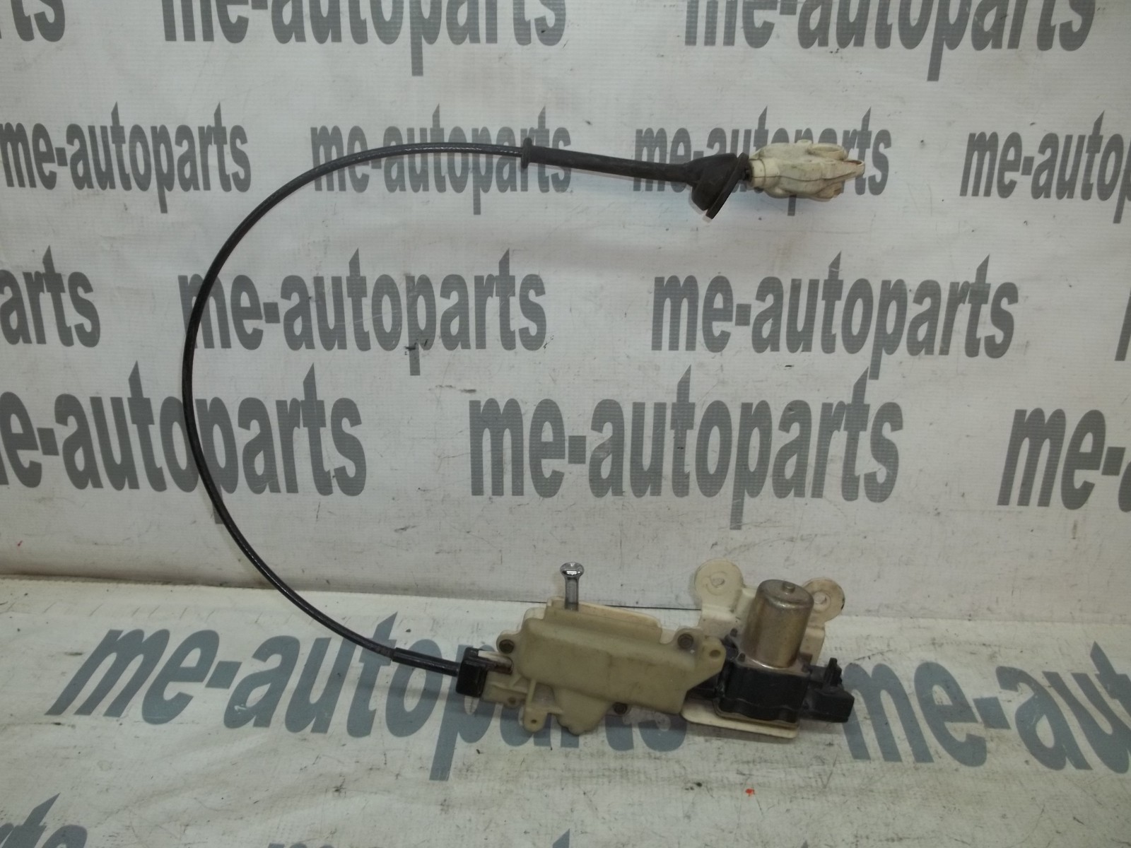 93-96 Cadillac Fleetwood License Plate Fuel Door Lock Larch Actuator 20308579