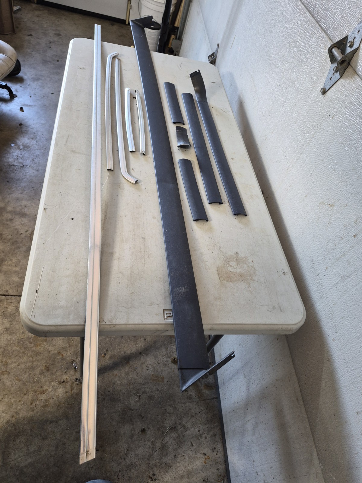 1980-1992 CADILLAC FLEETWOOD BROUGHAM DEVILLE BALDY ROOF TRIM 1980-1992 CADILLAC FLEETWOOD BROUGHAM DEVILLE BALDY ROOF TRIM