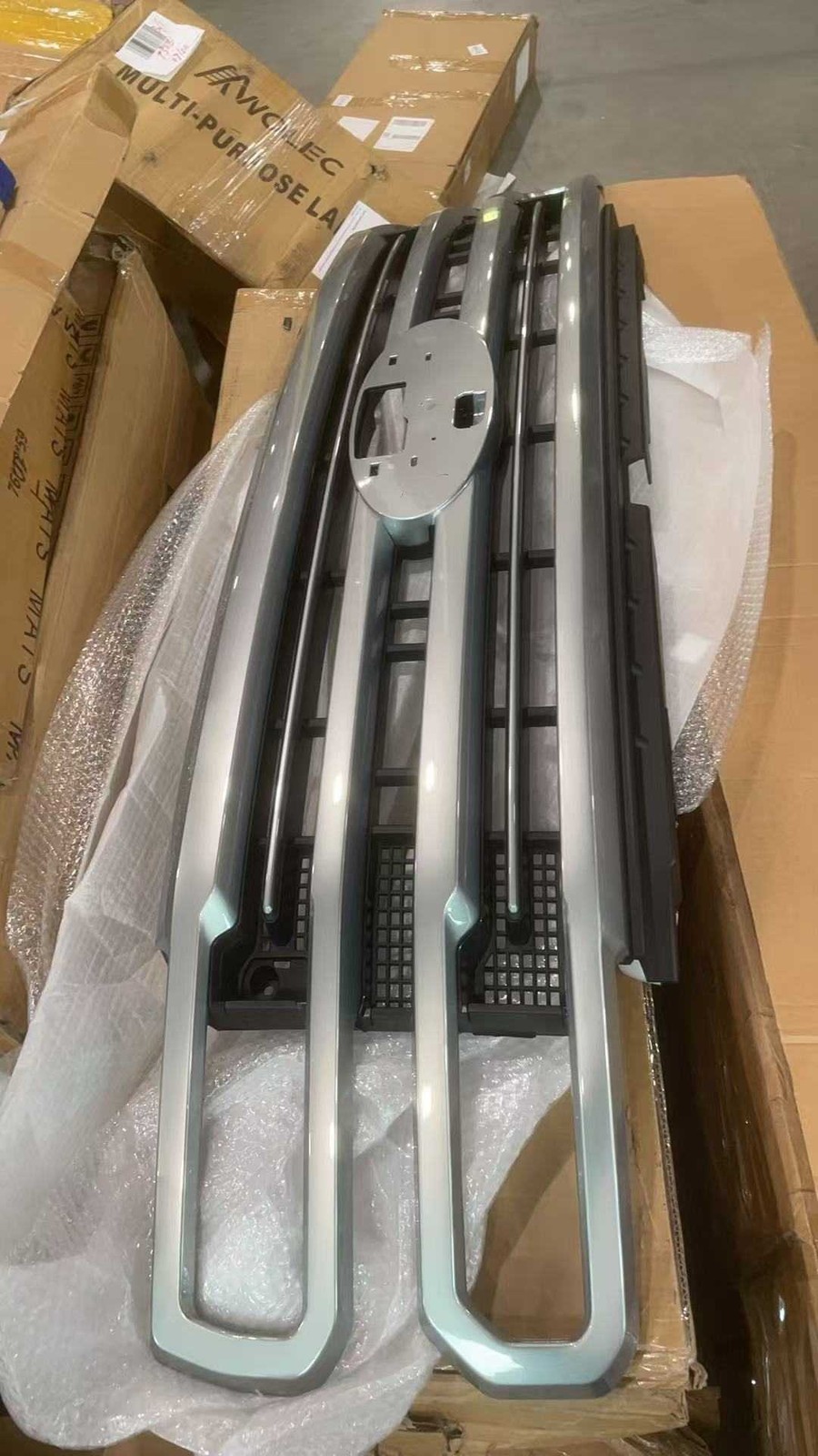 Used For 2023-2026 Ford F250 F350 2024 Platinum Grille Assembly JS Iconic Silver