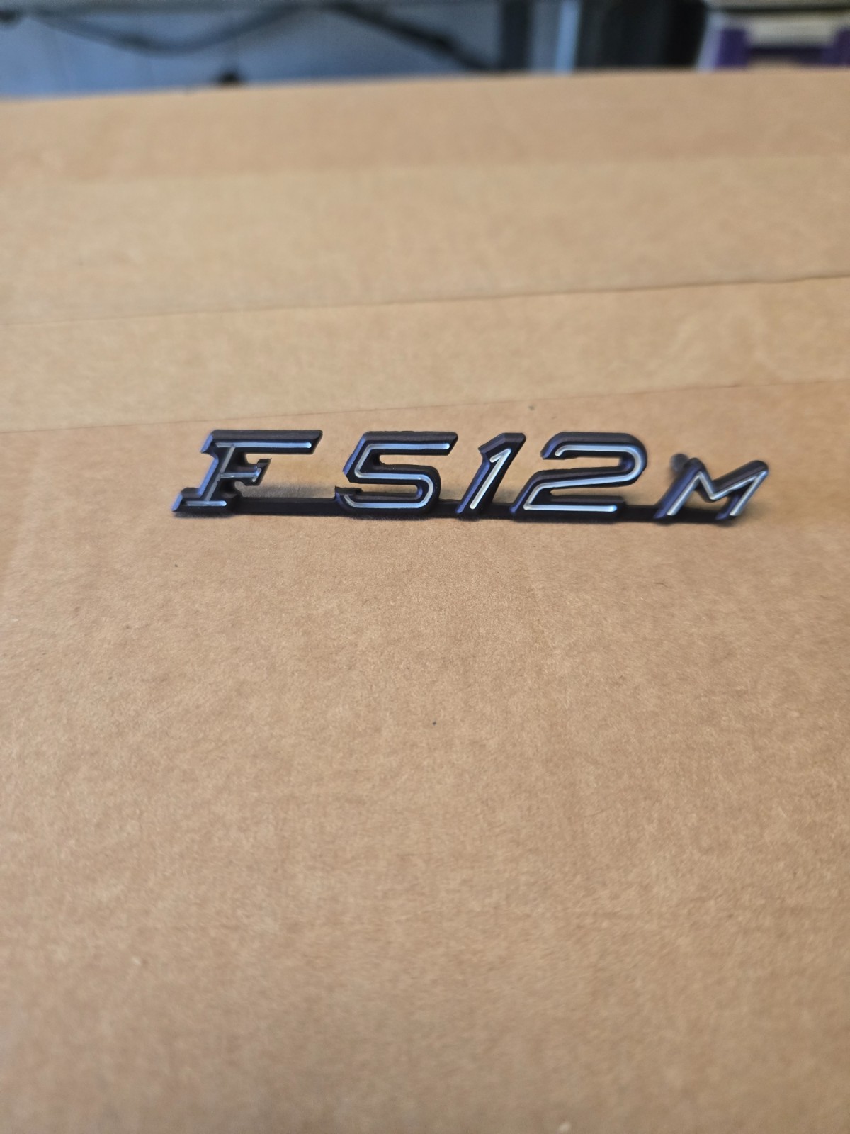 Ferrari 512 m dash motif emblem 64528700 new oem