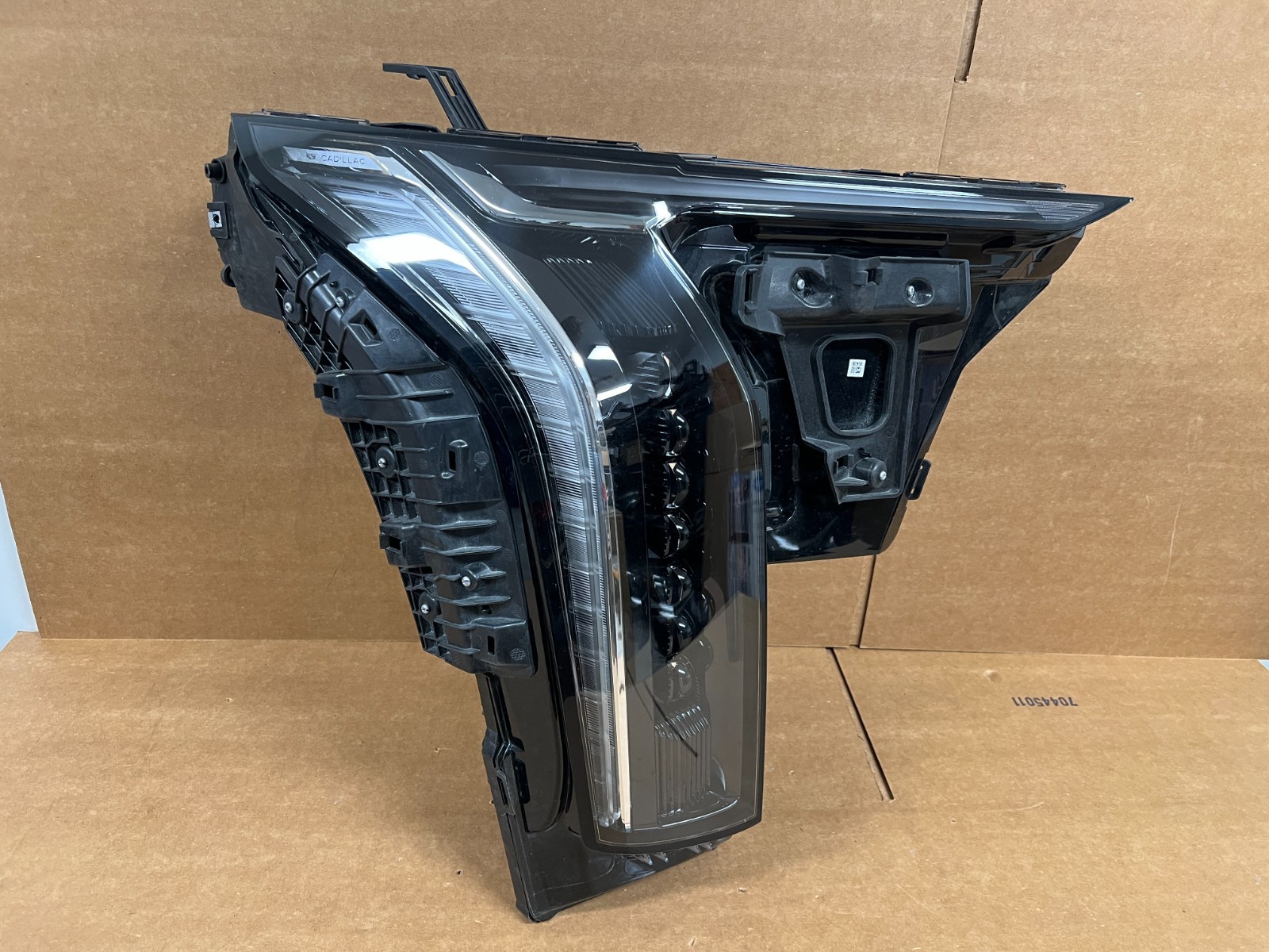 OEM 2025 2026 CADILLAC OPTIQ LED HEADLIGHT RIGHT RH NICE