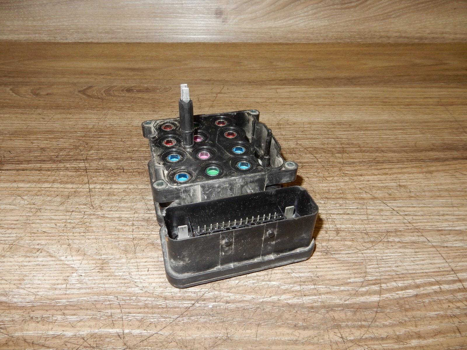 2012-14 Ford Expedition ABS Brake Pump Control Module DL14-2C219-AA OEM 2012-14 Ford Expedition ABS Brake Pump Control Module DL14-2C219-AA OEM