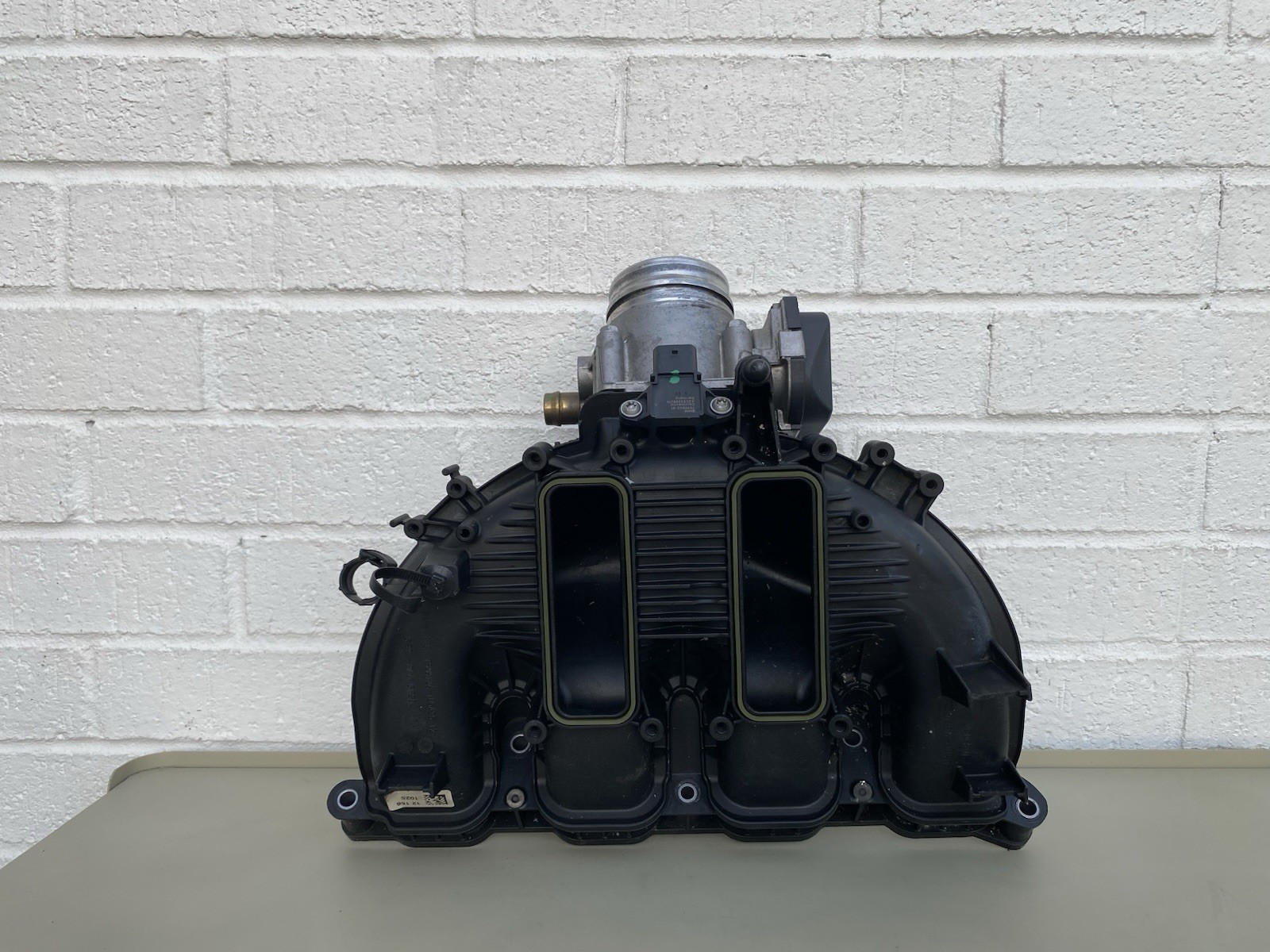 12-18 BMW 3,4,5,X,Z-Series Intake Manifold Throttle Body  11617588126 OEM Tested