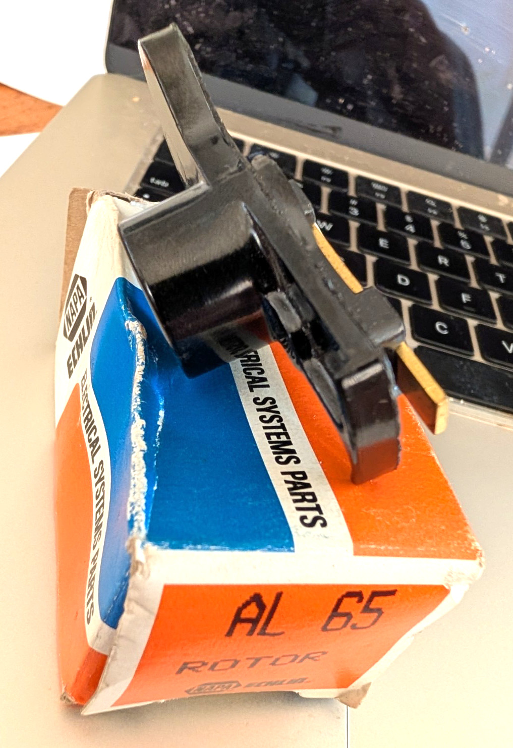 NOS NAPA Echlin DISTRIBUTOR ROTOR AL 65