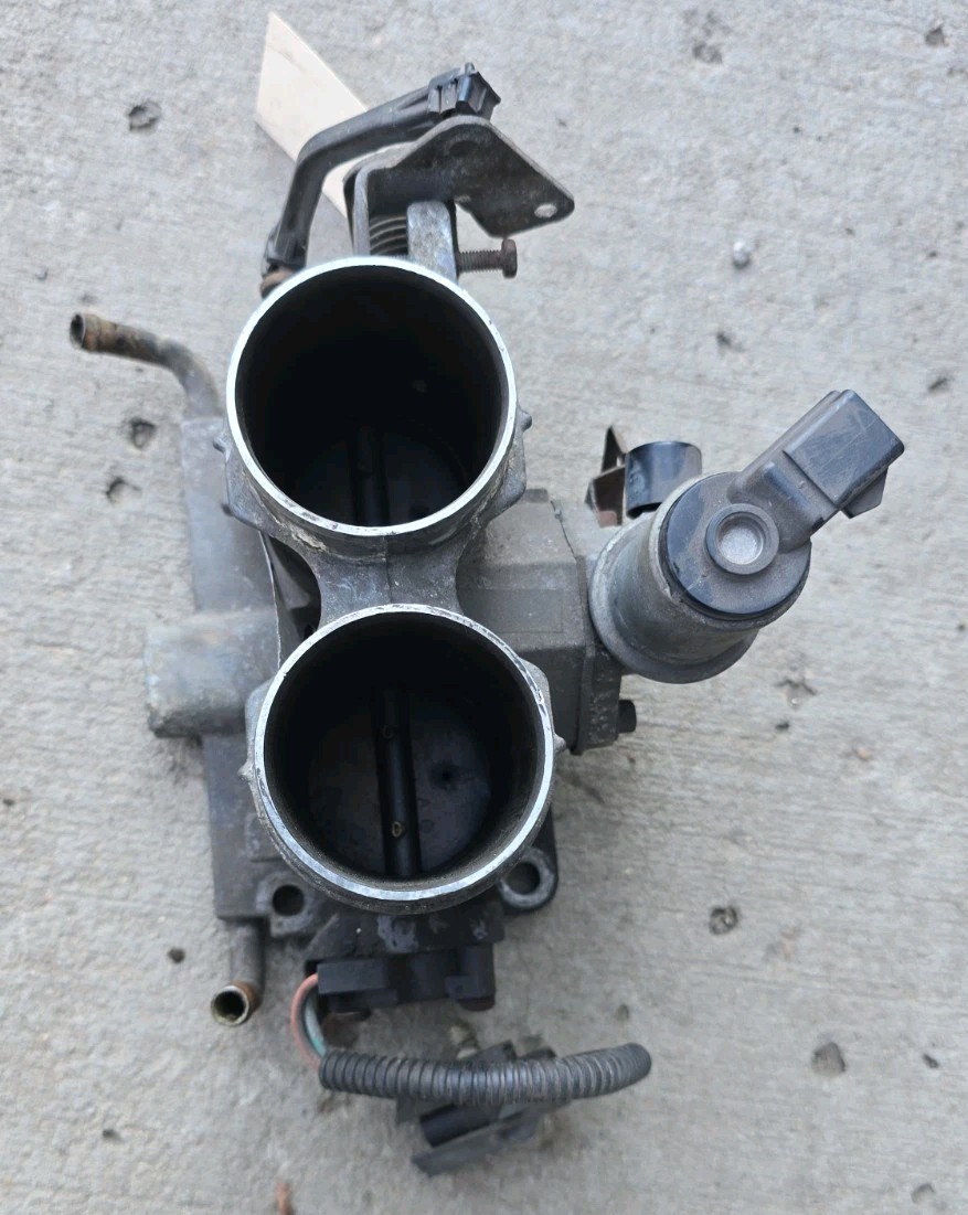 1994 Ford F150 5.8L Throttle Body Valve Assembly Dual Used F4TE-CC