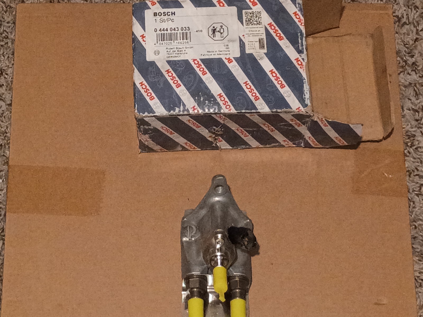 Genuine Bosch OEM DEF Doser Valve Injector – Cummins 2888173 | 0444043135