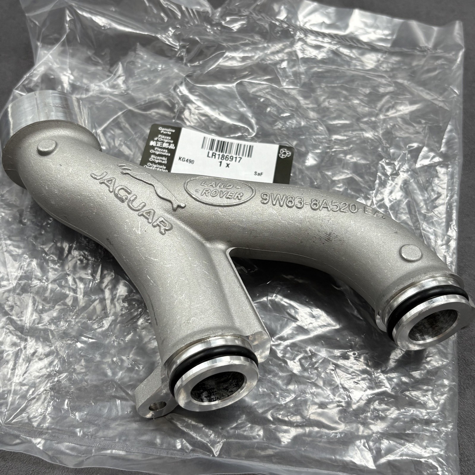 New Coolant Outlet Pipe For Land-Rover Lower 3.0L and 5.0L SC LR186917 New Coolant Outlet Pipe For Land-Rover Lower 3.0L and 5.0L SC LR186917