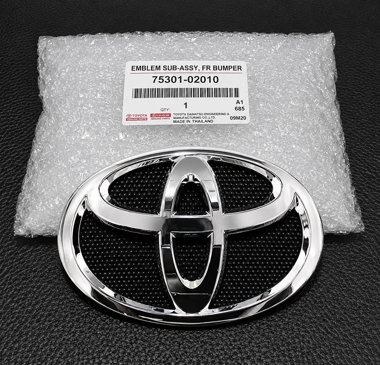 Toyota Corolla 2009 2010 2011 2012 2013 Front Grille Emblem Silver Badge Logo