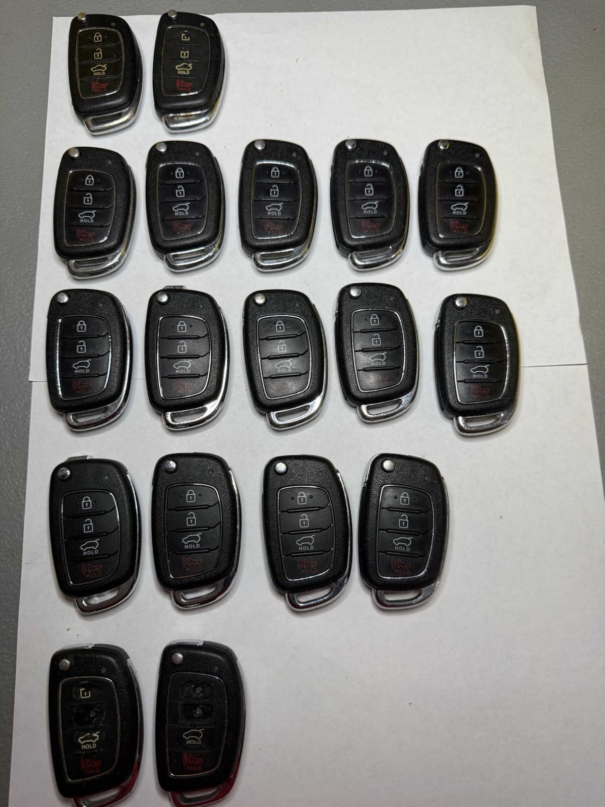 Lot of 18 OEM Hyundai 4-Button Flip Keys Mixed 95430 Used Locked
