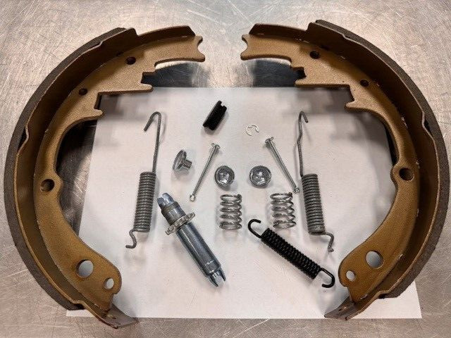 Parking Brake Shoe Set For 1999-2005 Workhorse P32 2001 2003 2002 2000 Parking Brake Shoe Set For 1999-2005 Workhorse P32 2001 2003 2002 2000