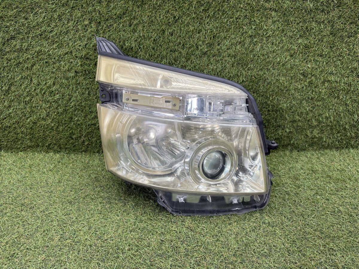 JDM TOYOTA Noah Voxy ZRR70 ZRR75 HID Headlight Right RH KOITO 28-203