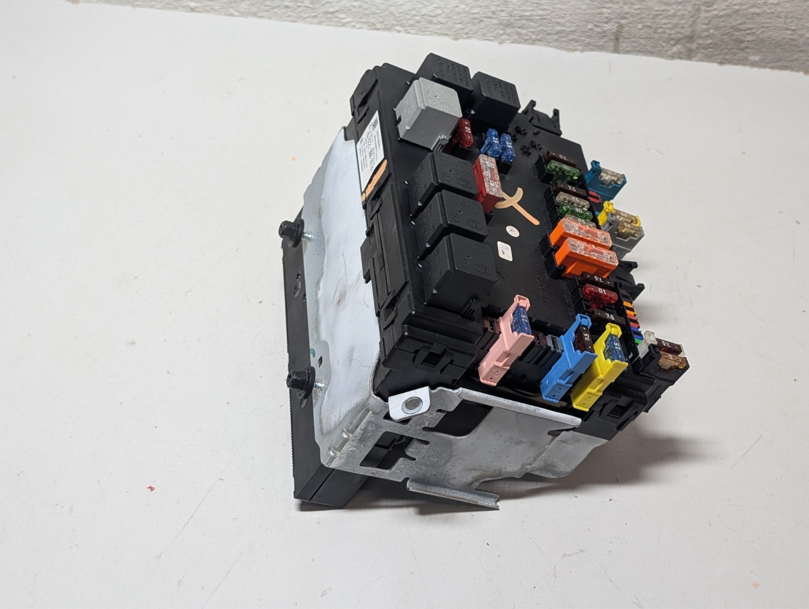 11-14 Mercedes CL550 W221 S400 S63 CL63 CL600 CL550 Rear Fuse Box A2219006902