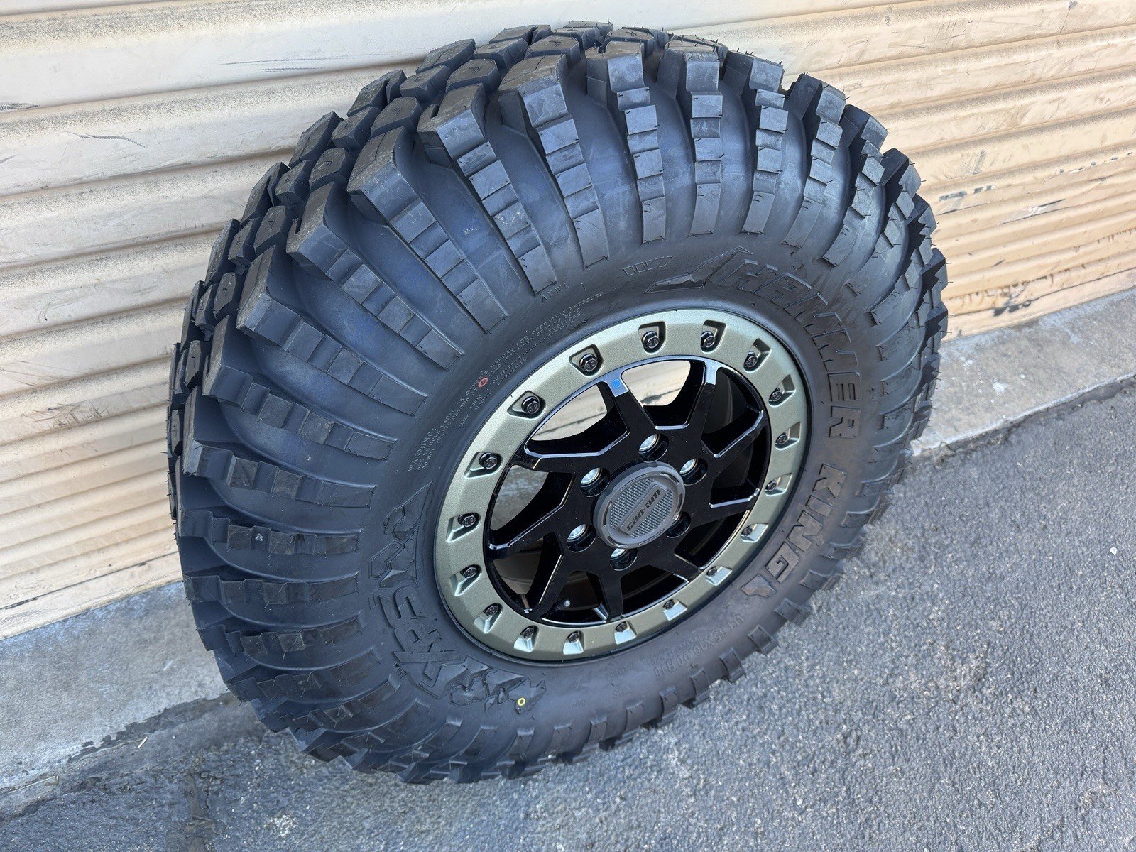 CAN AM MAVERICK R XRC WHEEL TIRE RIM 35x10x16 BEADLOCK XPS HAMMER KING 2026 (1)