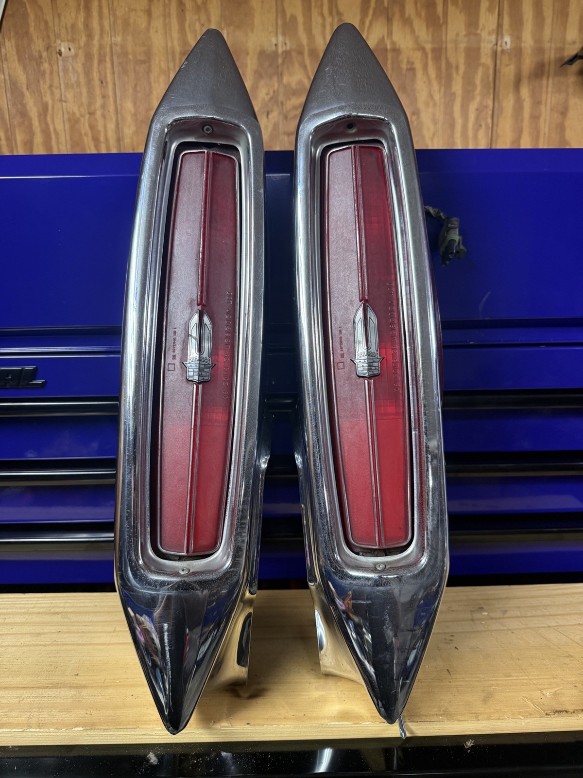 80 89 CADILLAC FLEETWOOD DEVILLE BROUGHAM PAIR BUMPER ENDS TAIL LIGHTS + HOUSING 80 89 CADILLAC FLEETWOOD DEVILLE BROUGHAM PAIR BUMPER ENDS TAIL LIGHTS + HOUSING