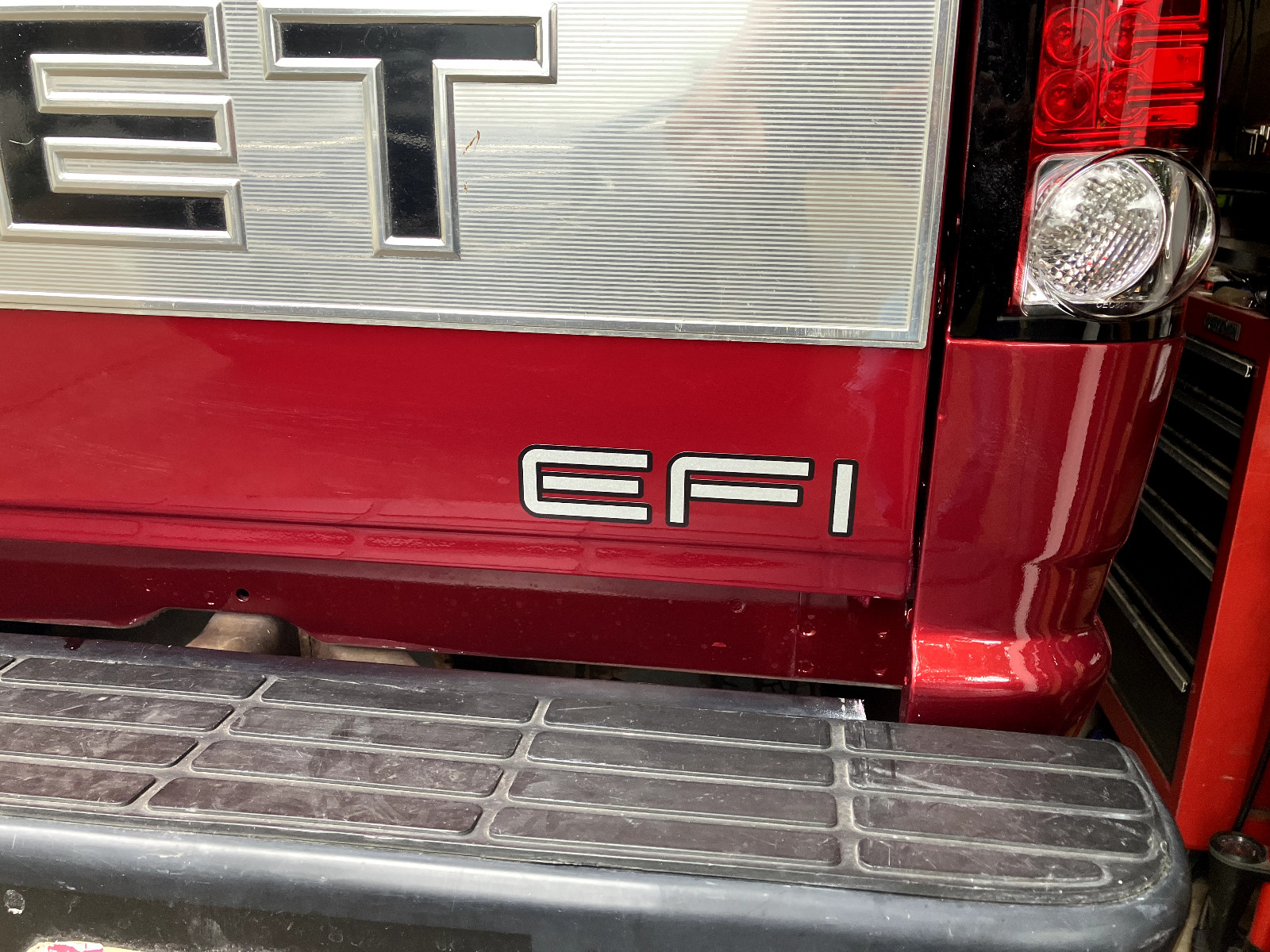 EFI logo for 1988-2000 Chevrolet 1500/2500/3500