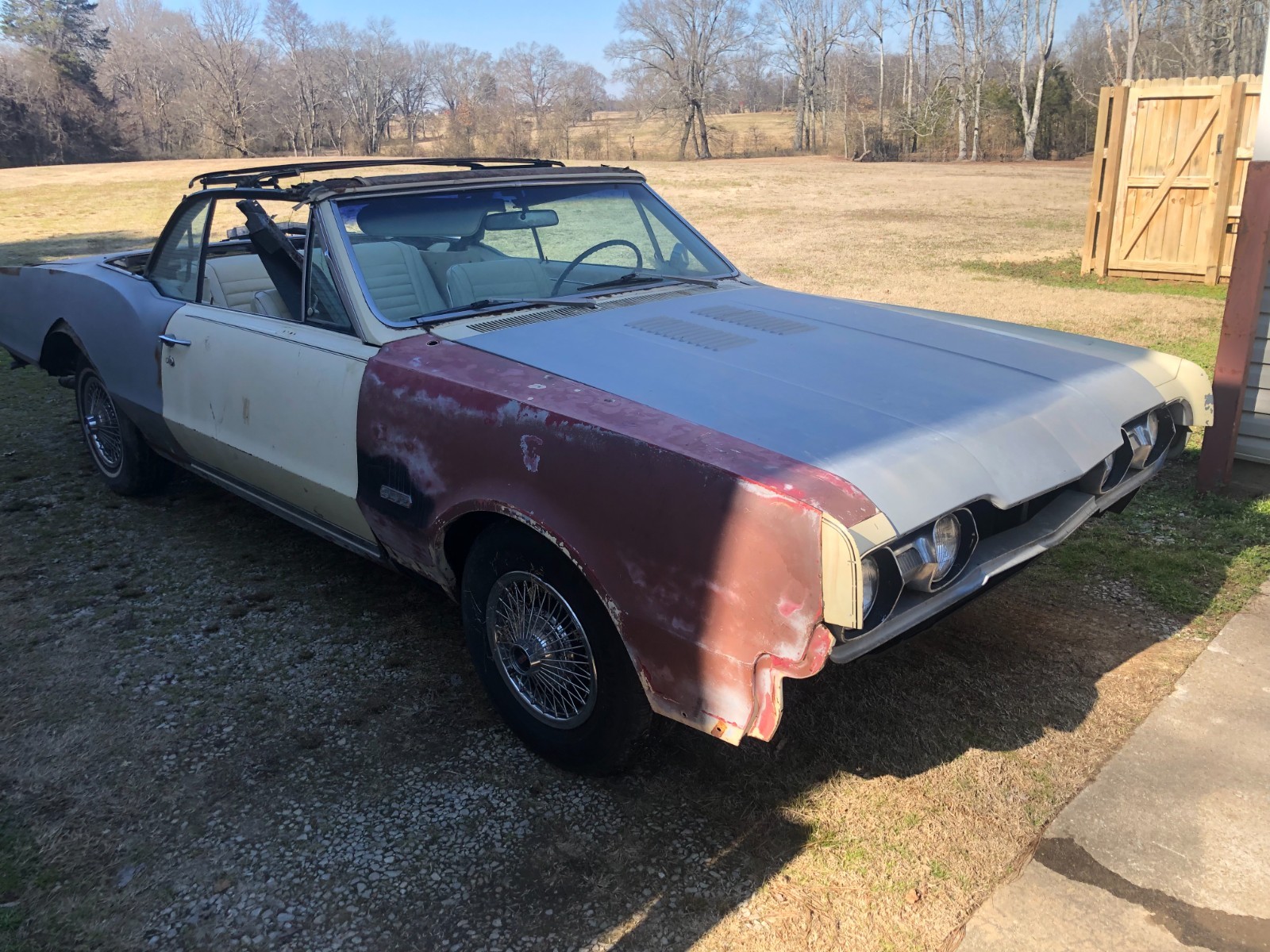 1967 Oldsmobile Cutlass 442 Convertible PARTS (Headlight Bezels/Wire Hub Caps)